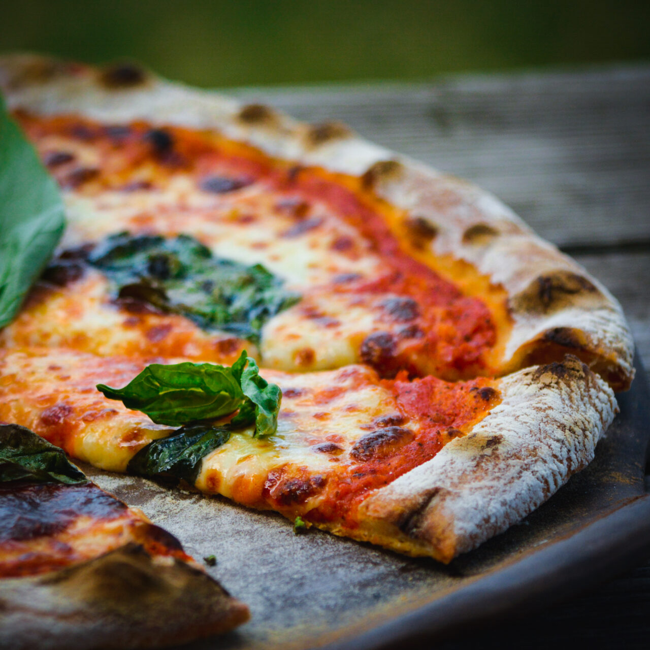 https://10kbrew.com/wp-content/uploads/2025/04/Neapolitan-Pizza-1280x1280.jpg